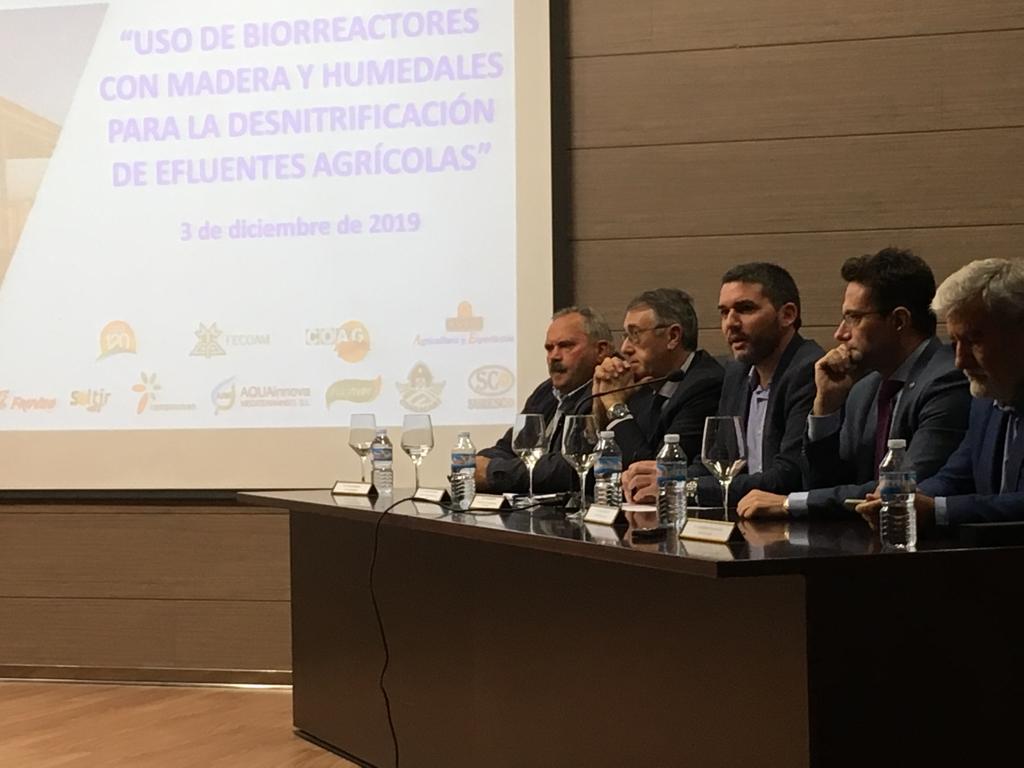 El consejero, Antonio Luengo, inaugura la jornada organizada por la Cátedra de Agricultura Sostenible de la Universidad Politécnica de Cartagena y la Consejería sobre desnitrificación del agua. Imagen: CARM