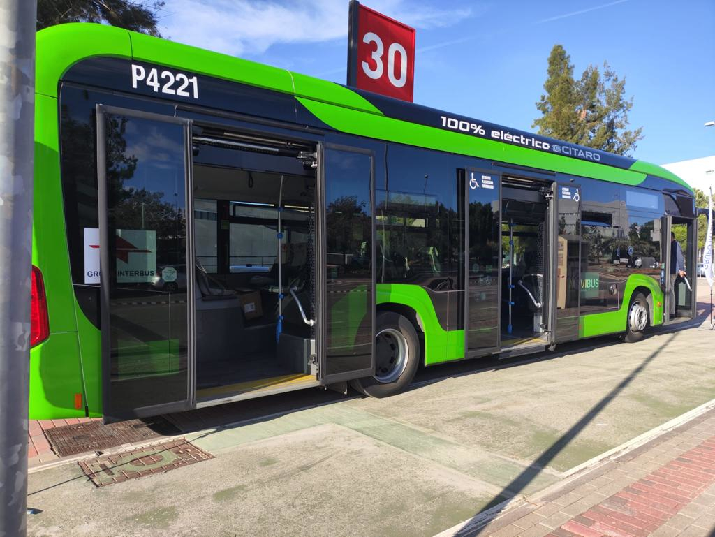 El nuevo modelo de autobús, cien por cien eléctrico. Foto: CARM