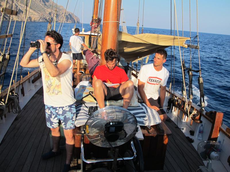 voluntarios_vigilar_basura_mar_anse_anse