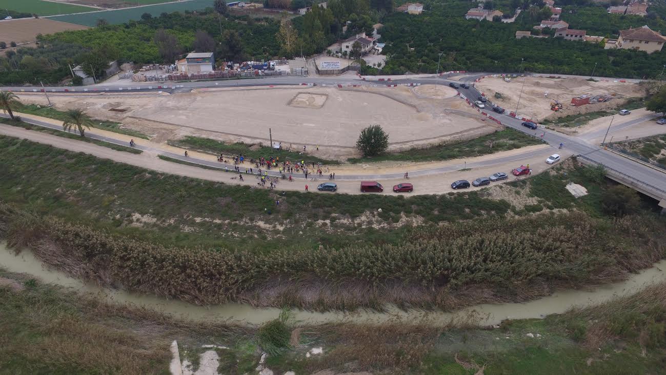 Foto aérea de los terrenos donde iría la futura gasolinera. Imagen: Huerta Viva