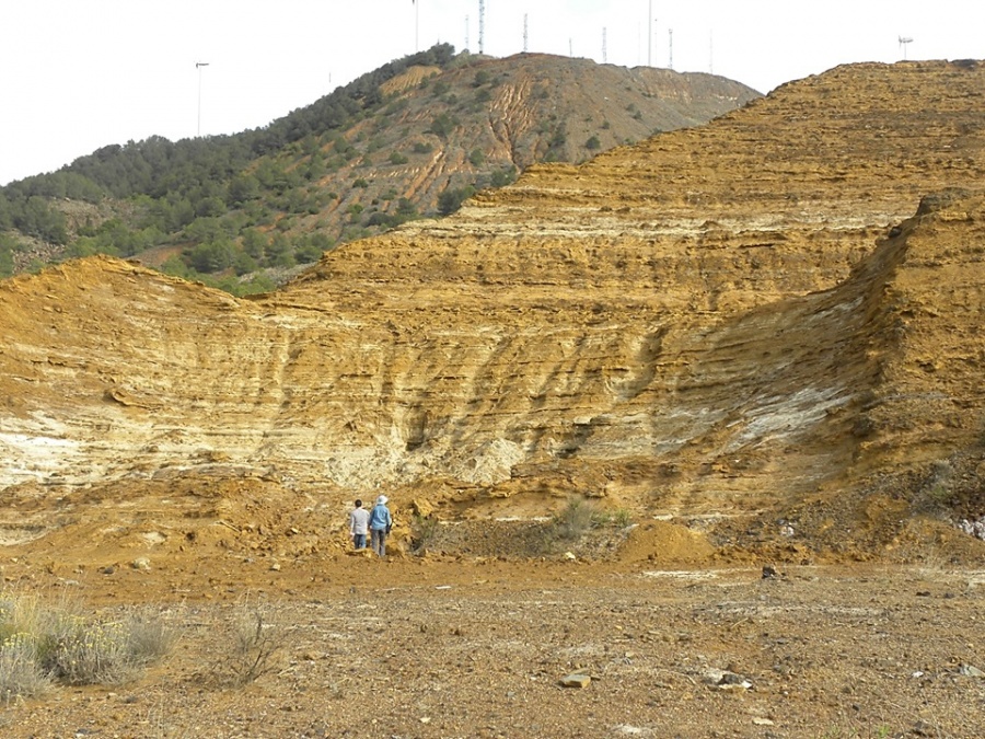 Trabajos de campo en un depósito minero. Imagen: UPCT